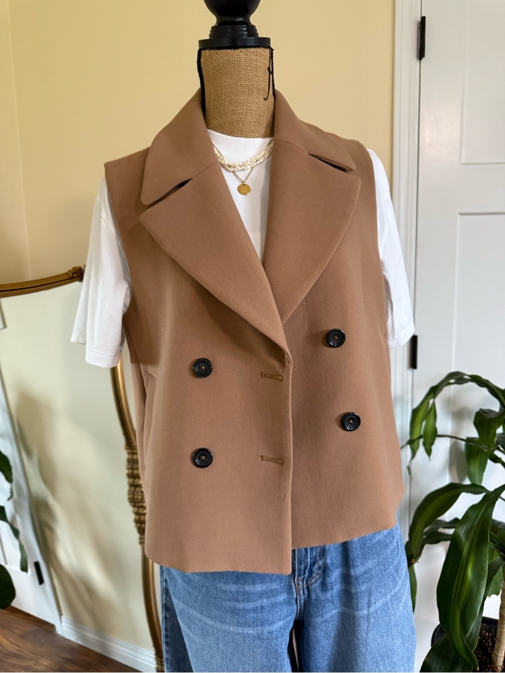 Double-Breasted Sleeveless Vest - Camel
